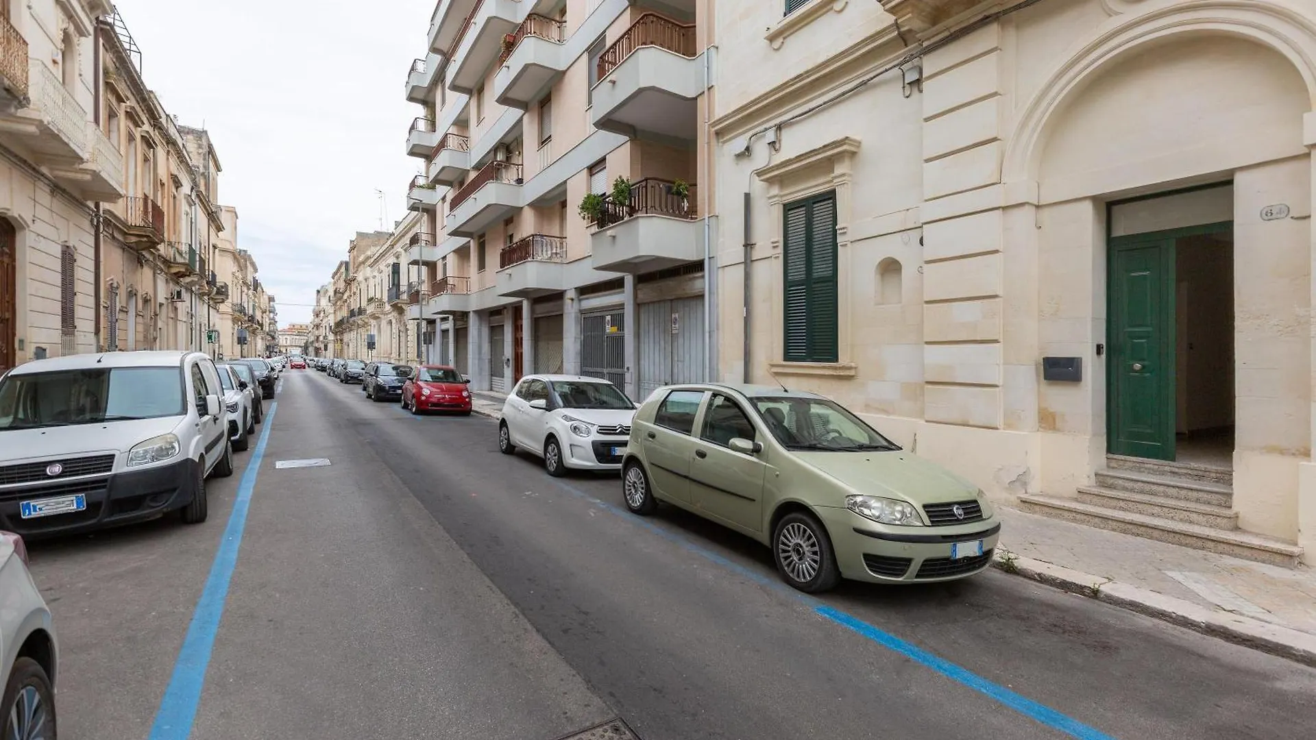 Dimora Incantevole By Barbarhouse Lecce Apartment